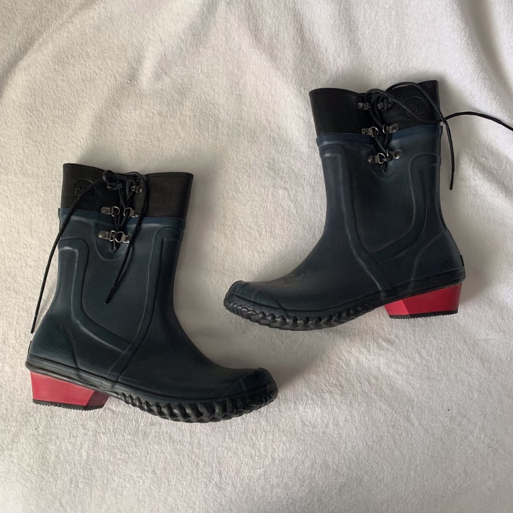 Sorel Conquest Carly waterproof rain boots sz. 10